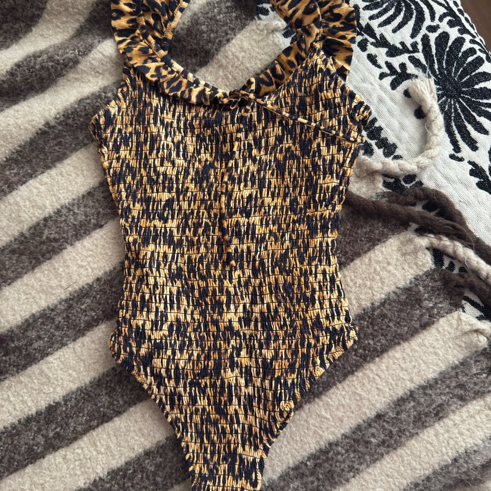 Elegant Brown and Black Bodysuit Accessory